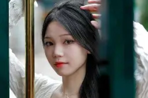 外国网红约中国女孩开房视频被发到网上她却借此热度直播带货
