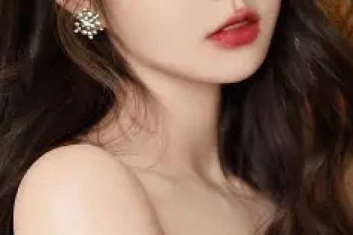 网红推“拇指拉伸”课：伸进嘴里按压上腭变超模脸妈妈们花钱给婴儿练被曝剽窃AI生成